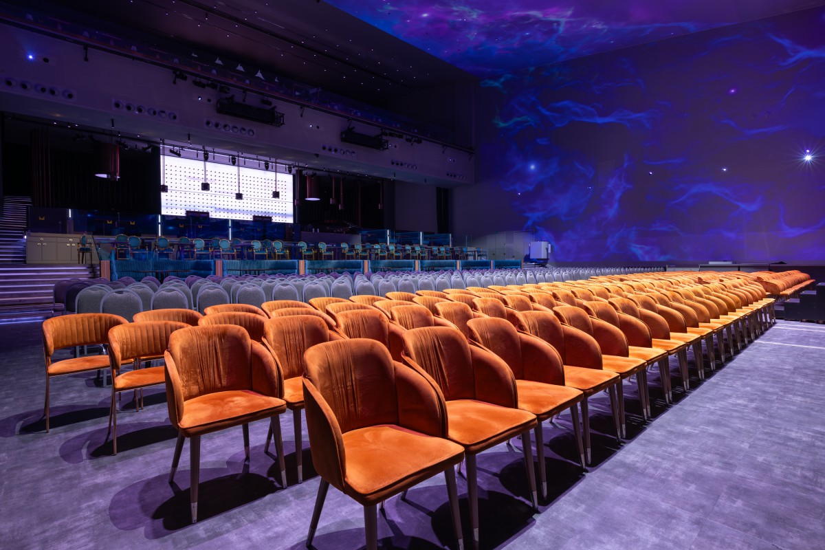 Гастротеатр Cosmos Theatre / Турция / Анталия / Новая Лара