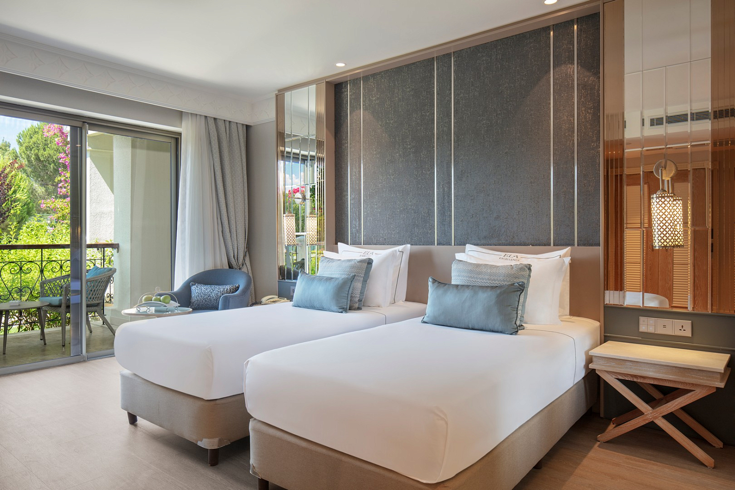 Турция, Белек, Ela Excellence Resort Belek 5*:  Lake house swim-up suite в зоне Lake Houses (на 1-м или 2-м эт)