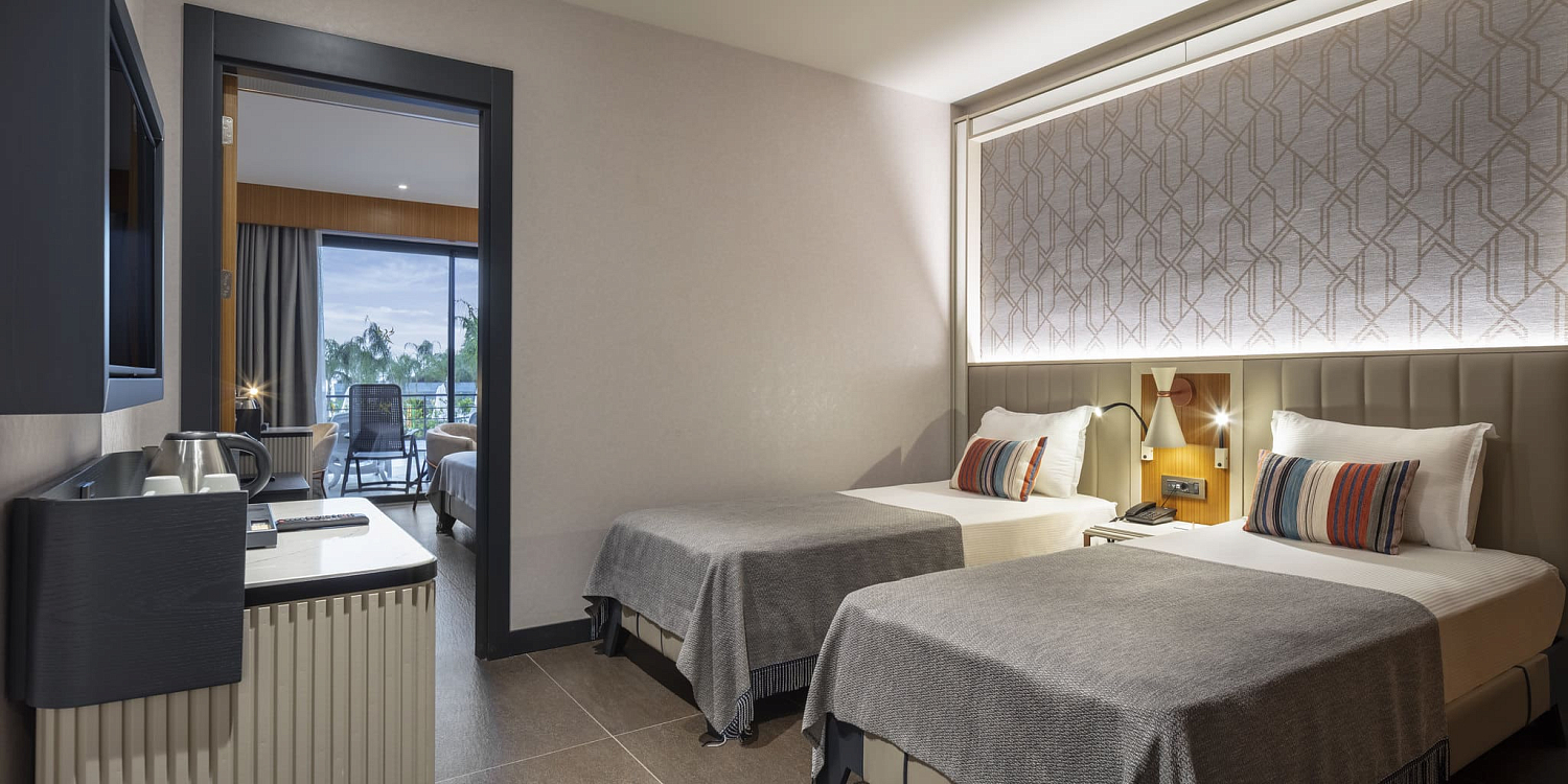 Турция, Аланья, Mylome Luxury Hotel & Resort 5*: Family Swim-Up Sea View, 1 этаж