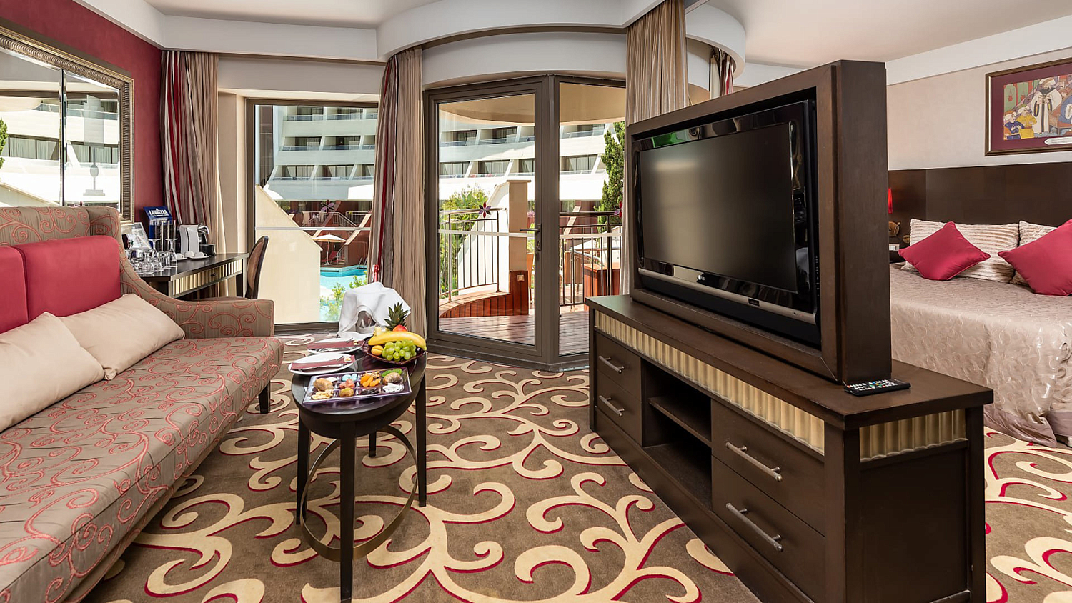 Турция, Белек, Cornelia Diamond Golf Resort & Spa 5*: Turquoise Lake Houses перед основным зданием