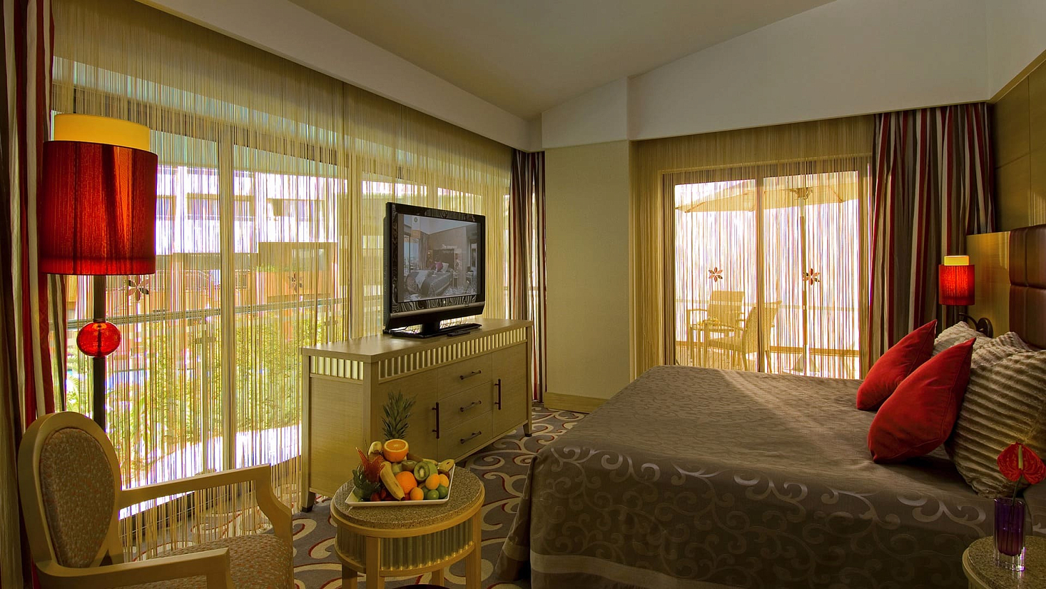 Турция, Белек, Cornelia Diamond Golf Resort & Spa 5*: Turquoise Lake Houses перед основным зданием