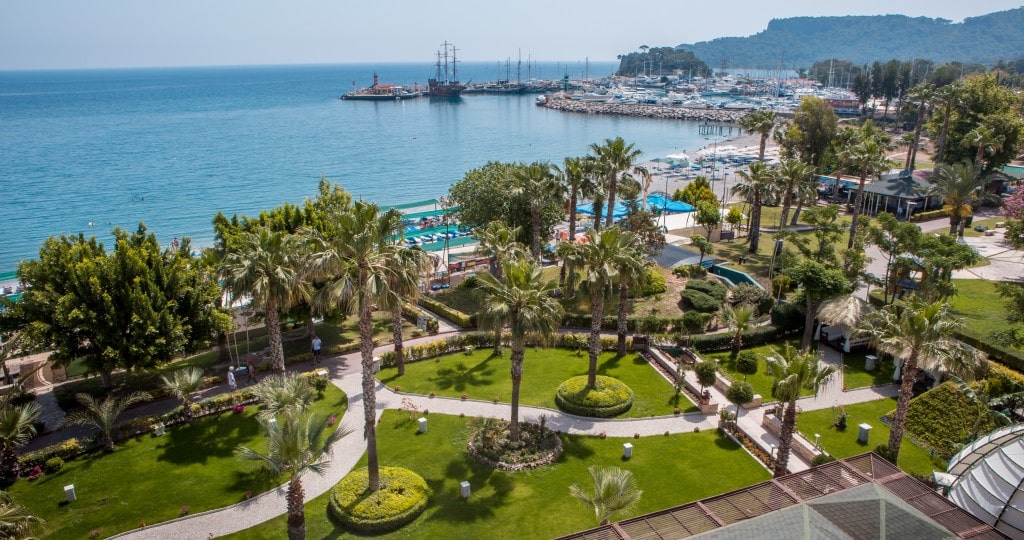 L'Ancora Beach Hotel 4*