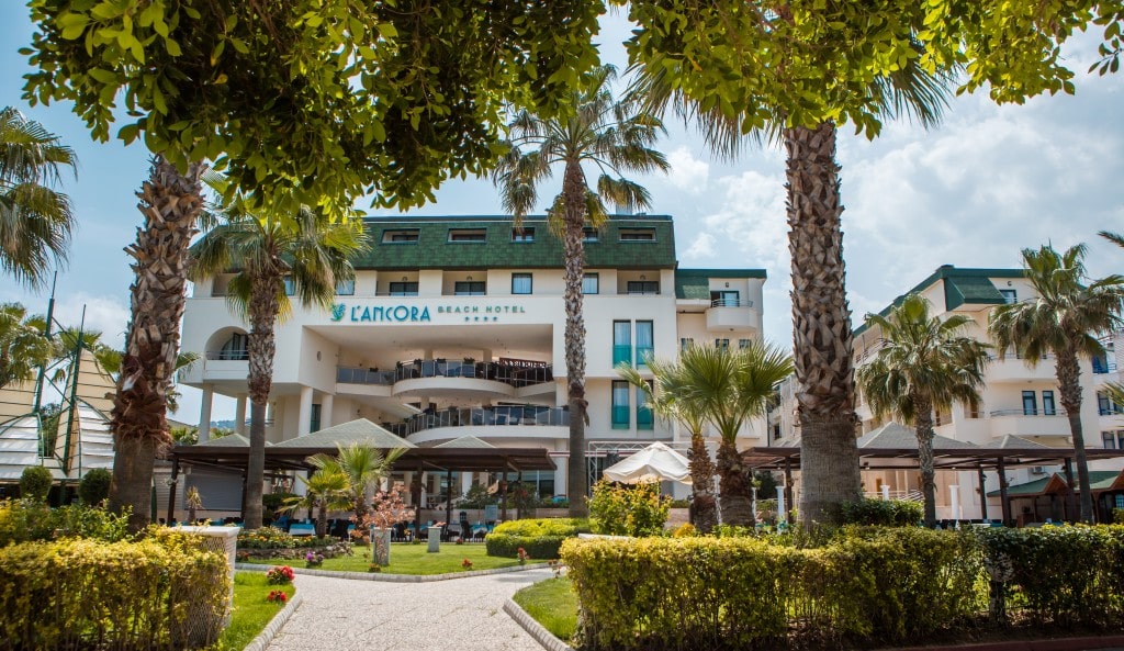 L'Ancora Beach Hotel 4*