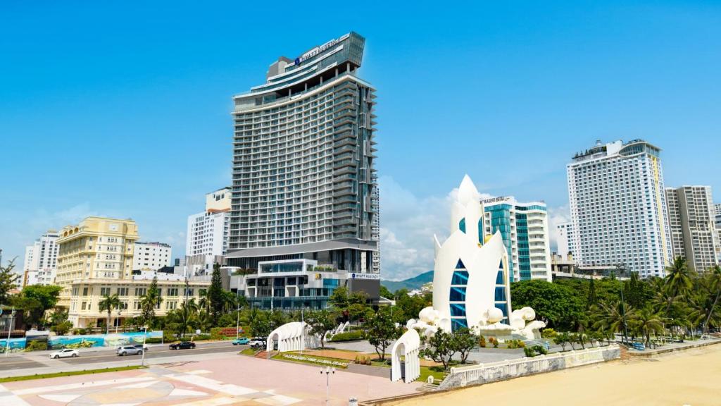 3-hyatt-regency-1.jpg